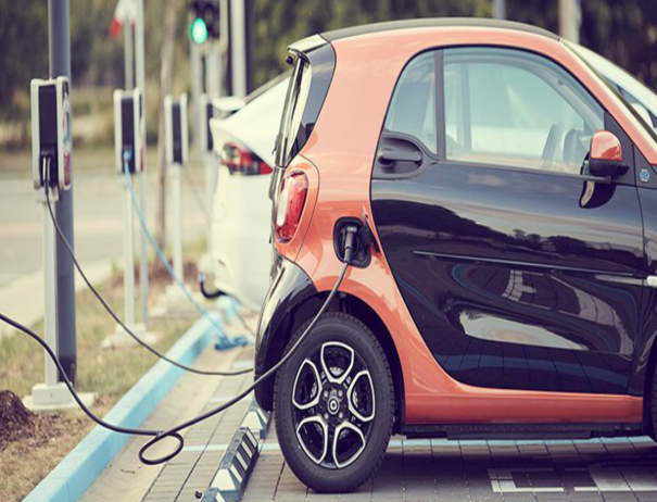 什么是電動汽車的車載充電器？