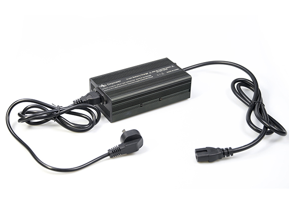 便攜式電池充電器PBC 48V系列